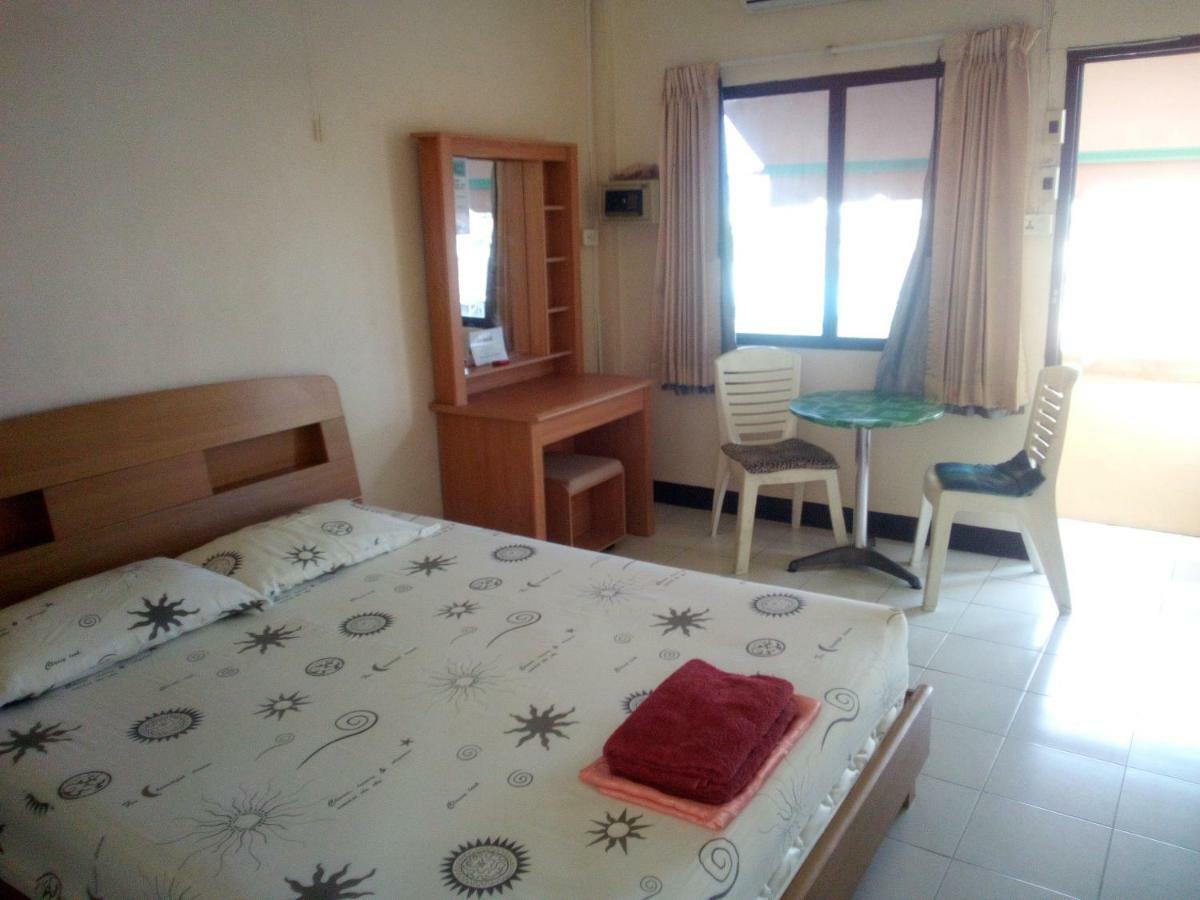 M & A Guesthouse Хуа Хин Экстерьер фото