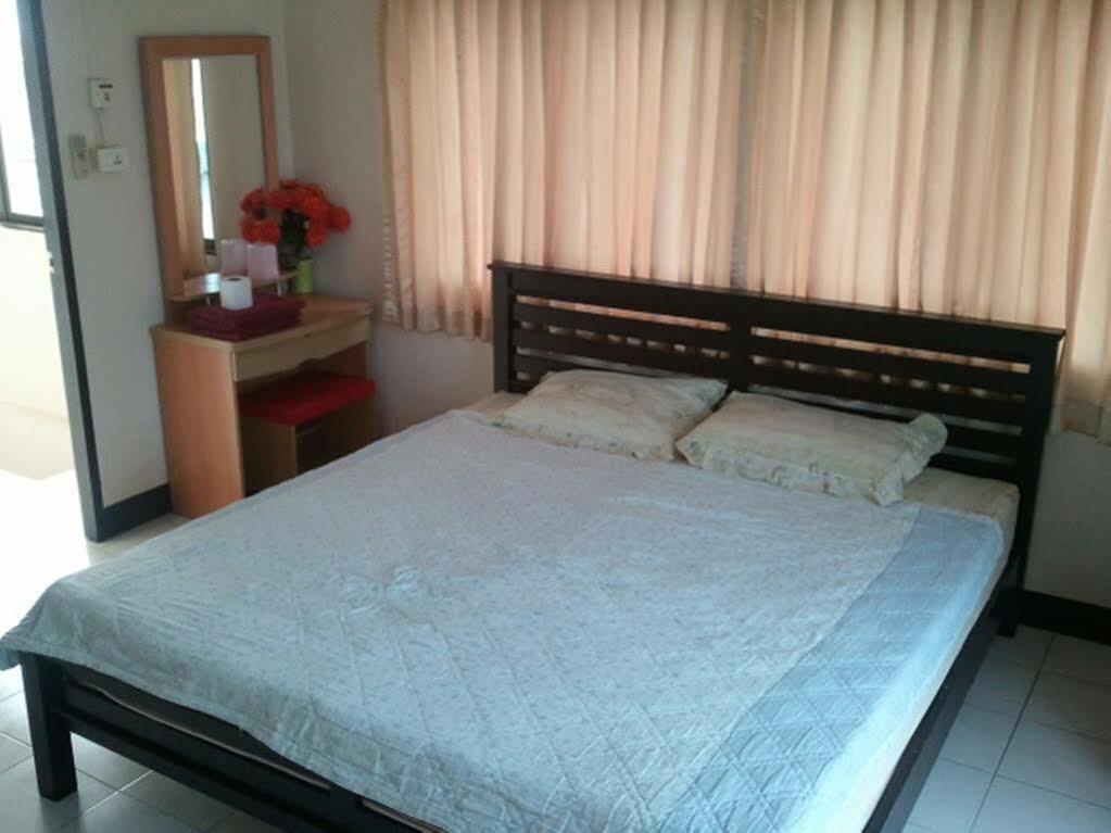 M & A Guesthouse Хуа Хин Экстерьер фото