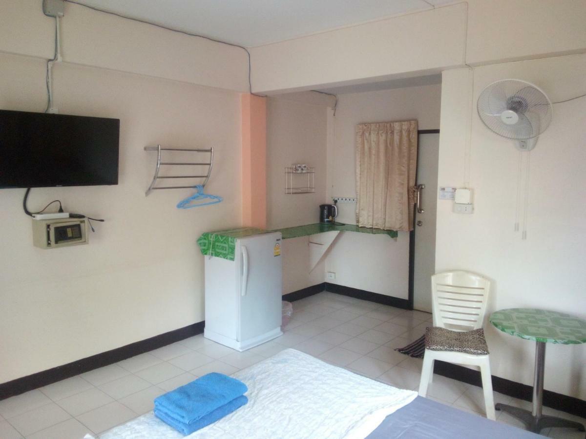 M & A Guesthouse Хуа Хин Экстерьер фото